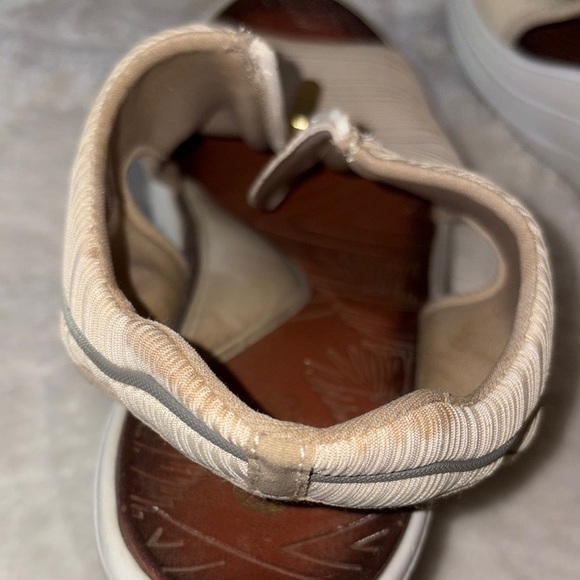 Gently Loved Vinny Peep-Toe Wedge Sandals by BZEES - Picture 7 of 11